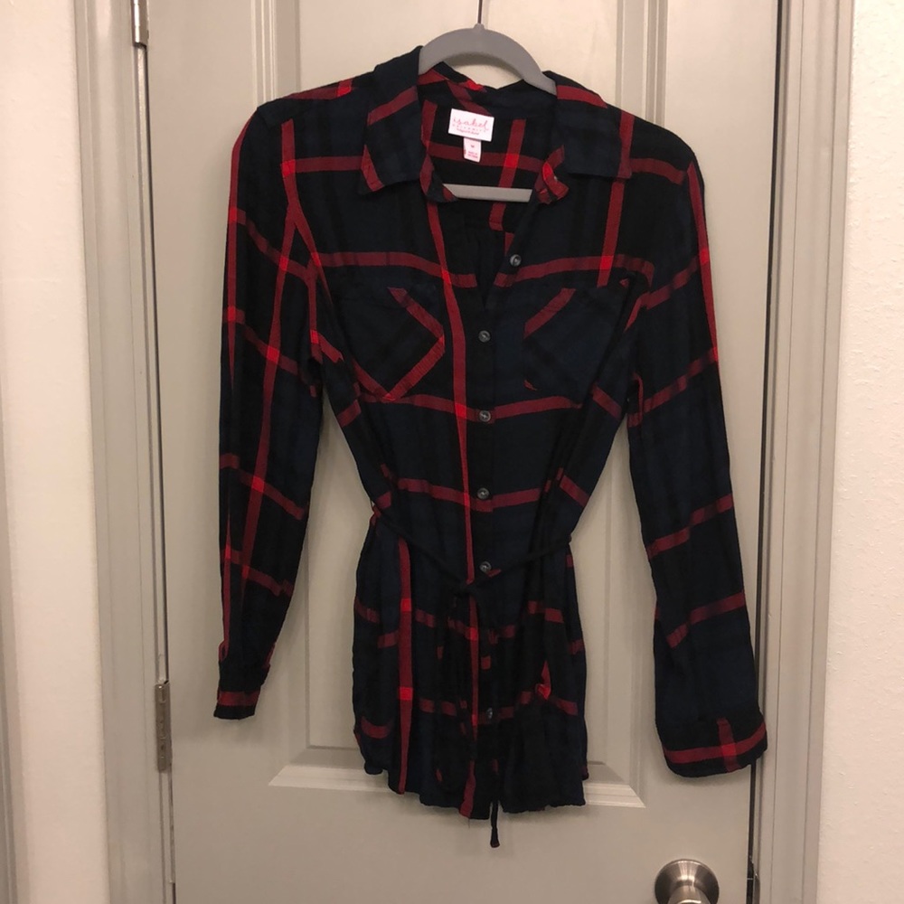 Cute plaid maternity shirt